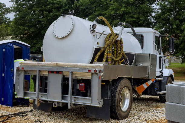 Portable Toilet Options We Offer in Trafalgar, IN